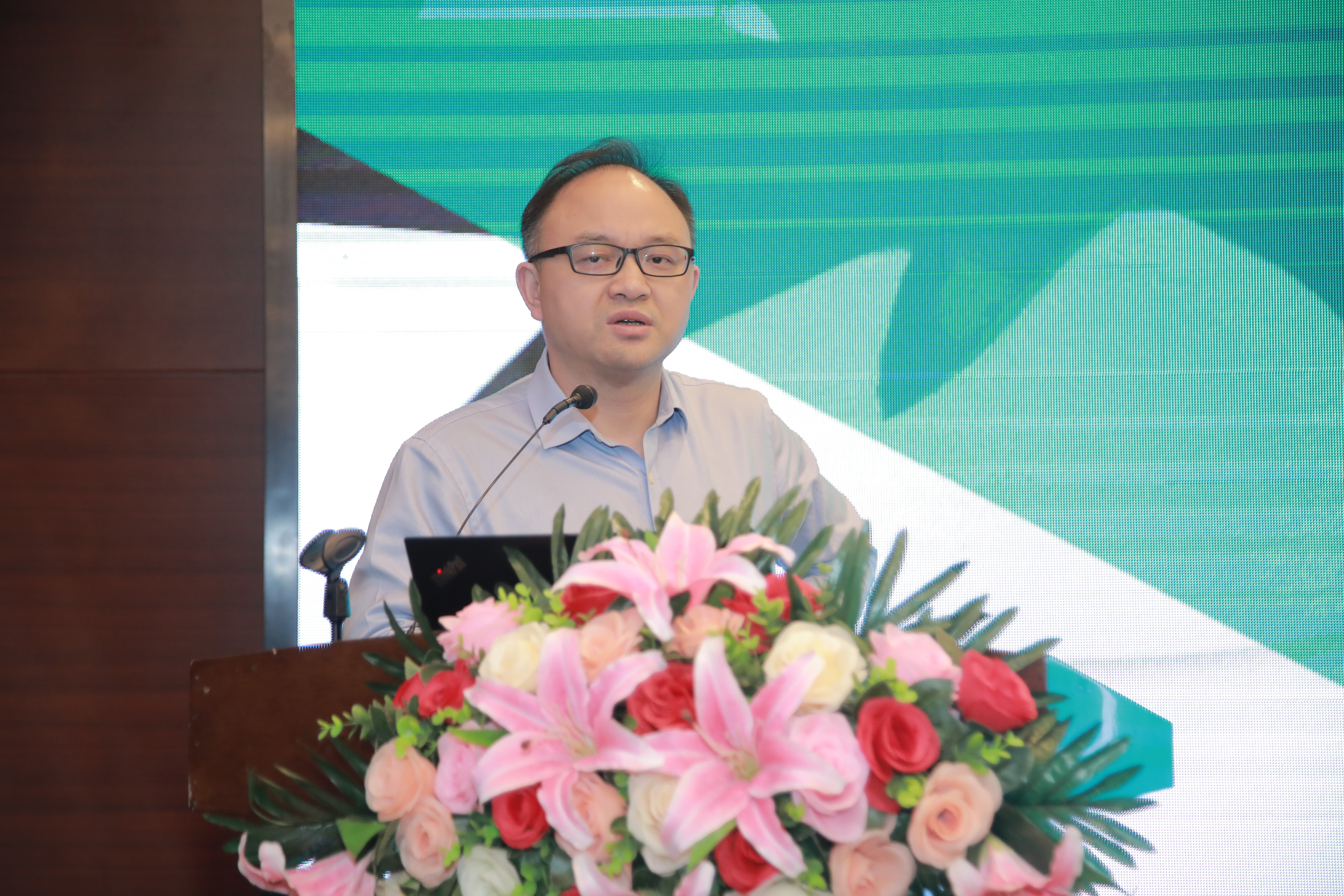 湖南省財(cái)政廳政府采購處副處長朱利平.JPG 湖南省財(cái)政廳政府采購處副處長朱利平.JPG